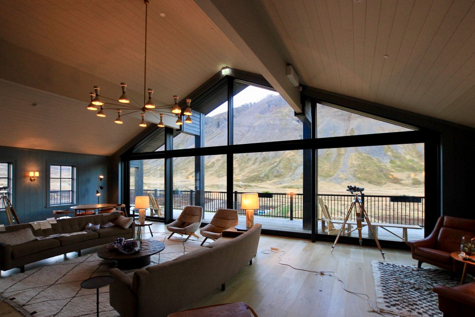 Case Study: Frameless Glass